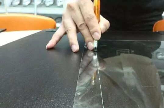 玻璃刀为什么可以割玻璃？